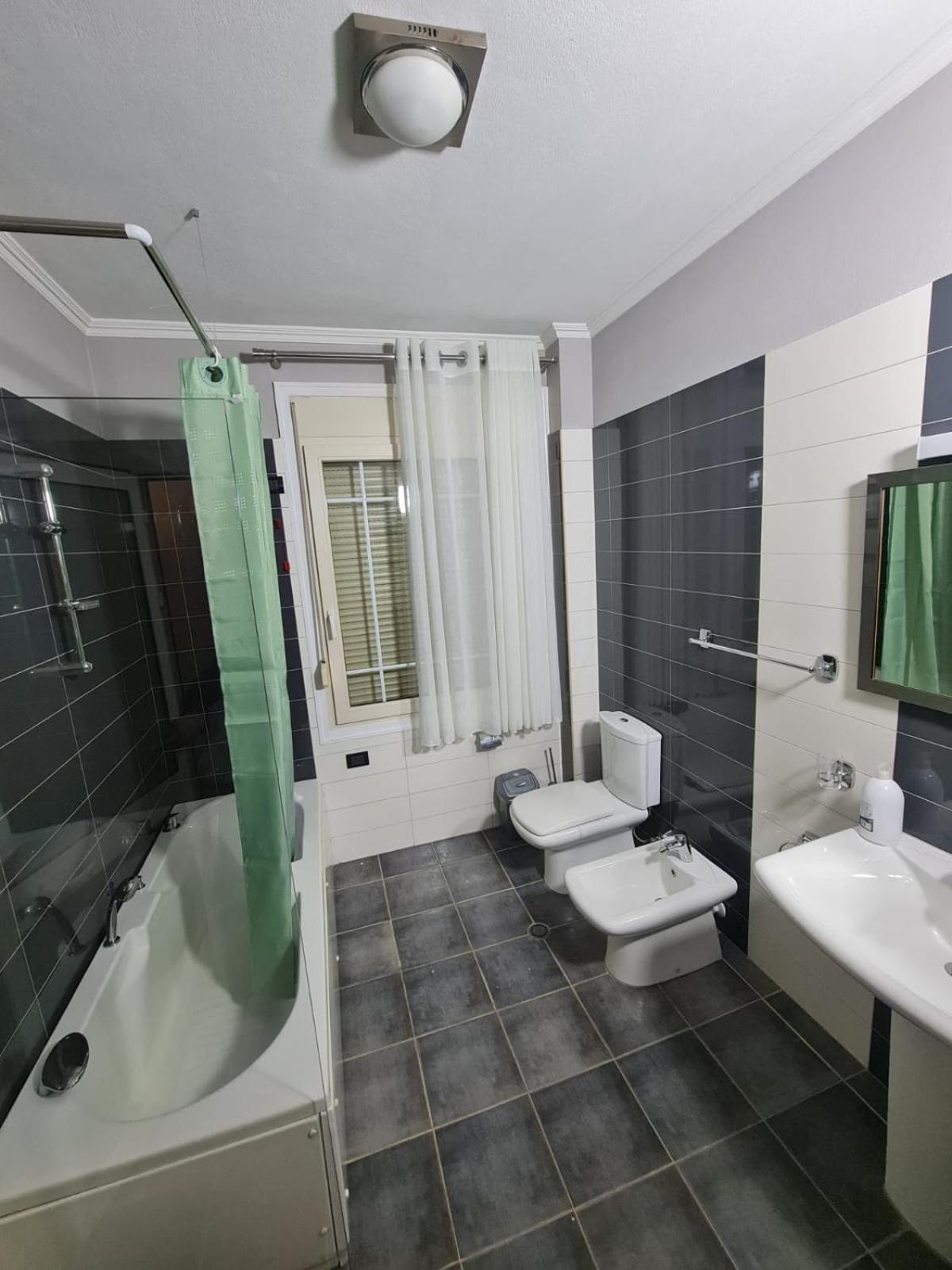 Noor Apartments ติรานา ภายนอก รูปภาพ